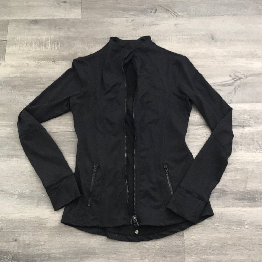 Lululemon Black Jacket - BROKEN ZIPPER